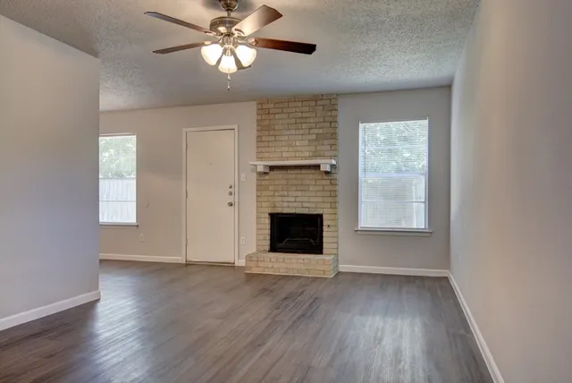 $1,295 | 410 Vista W Court, Unit A, Bastrop, TX 78602