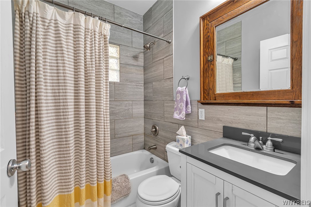 11 15th Street Buffalo, NY 14213 - Photo 14 of 35 Lower - bathroom has been renovated!
