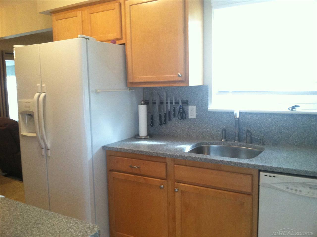 1958 Common Road Warren, MI 48092 - Photo 11 of 31