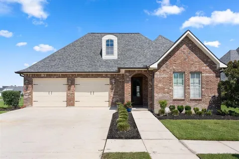$570,000 | 6511 White Oleander Circle West, Lake Charles, LA 70605