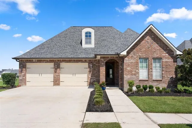 $570,000 | 6511 White Oleander Circle West, Lake Charles, LA 70605