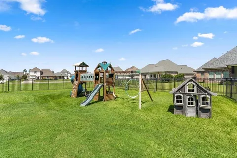 $570,000 | 6511 White Oleander Circle West, Lake Charles, LA 70605