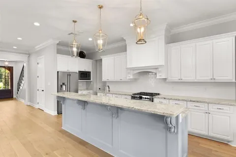 $570,000 | 6511 White Oleander Circle West, Lake Charles, LA 70605