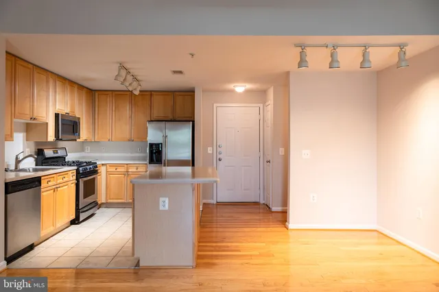 $450,000 | 9480 Virginia Center Boulevard, Unit 410, Vienna, VA 22181