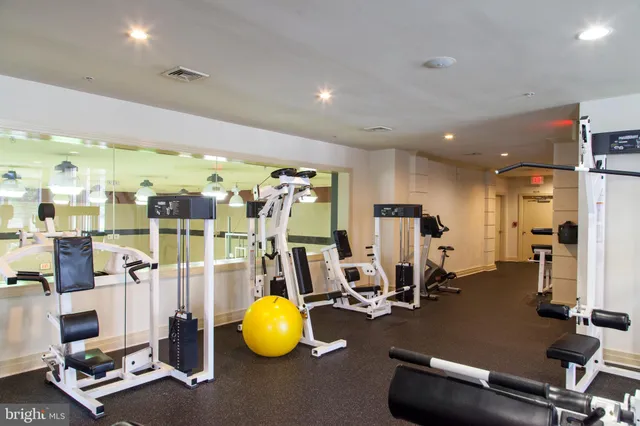 $450,000 | 9480 Virginia Center Boulevard, Unit 410, Vienna, VA 22181