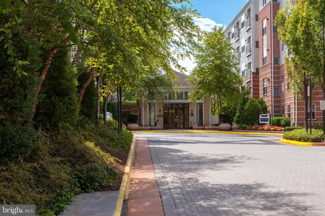 $450,000 | 9480 Virginia Center Boulevard, Unit 410, Vienna, VA 22181