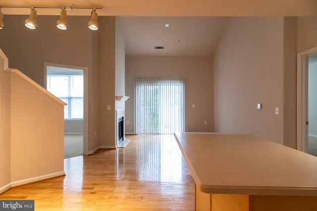 $450,000 | 9480 Virginia Center Boulevard, Unit 410, Vienna, VA 22181