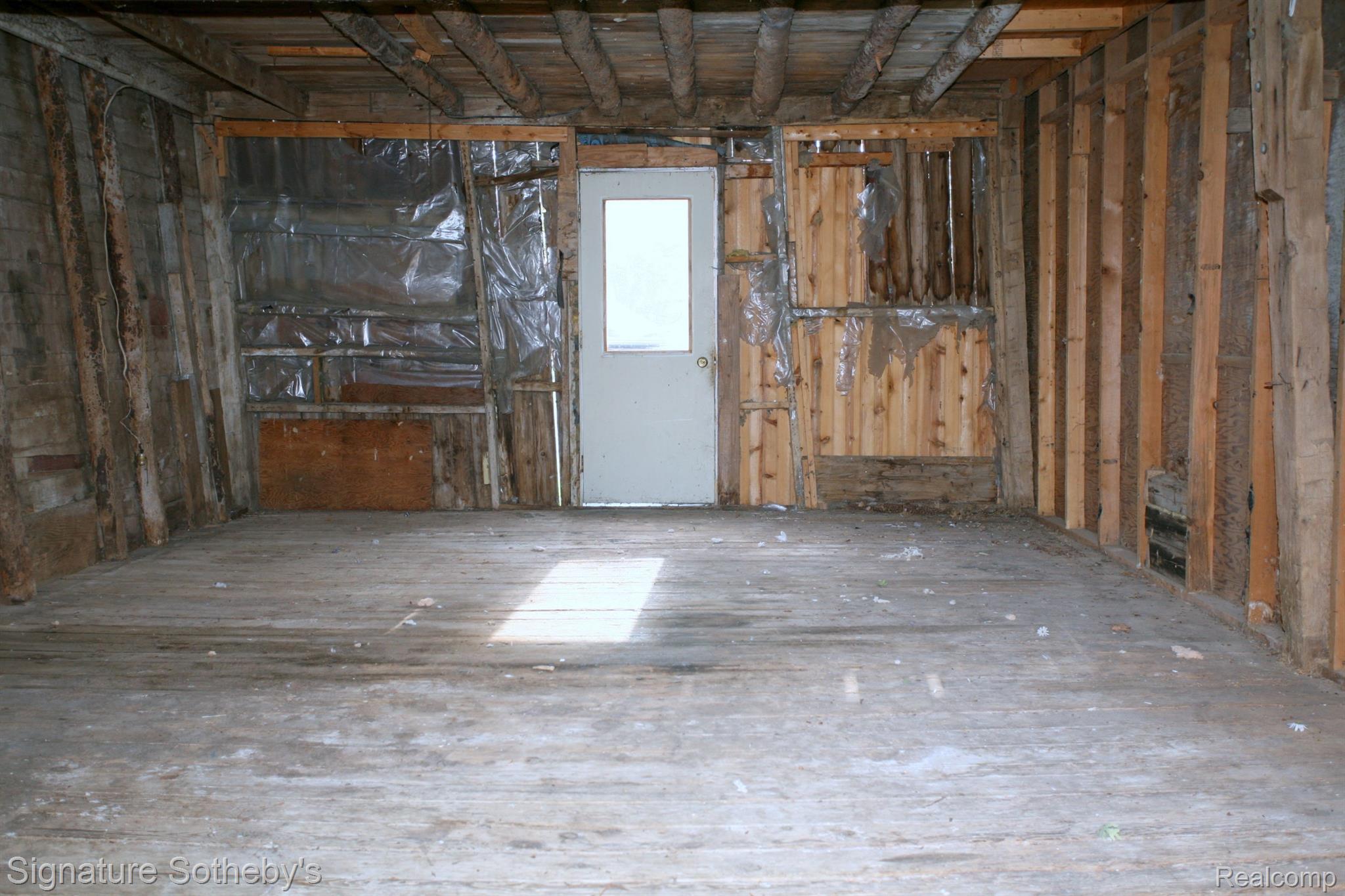 7350 Oakhill Road Clarkston, MI 48348 - Photo 50 of 72 Barn Interior
