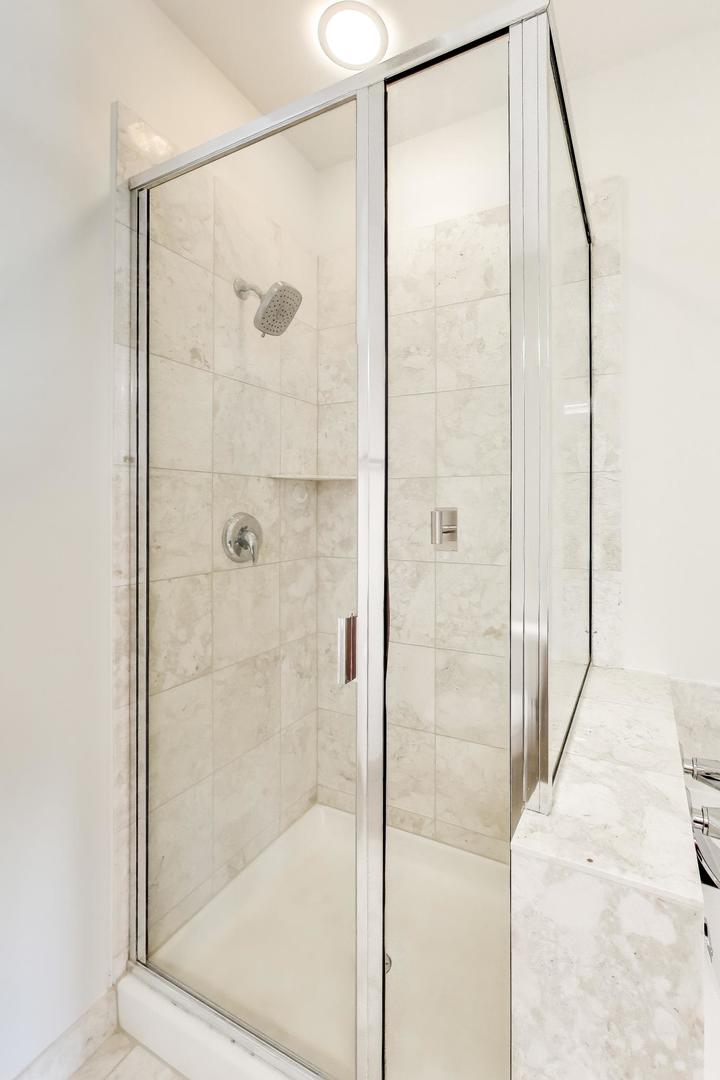 950 West Huron Street, Unit 501 Chicago, IL 60642 - Photo 13 of 21