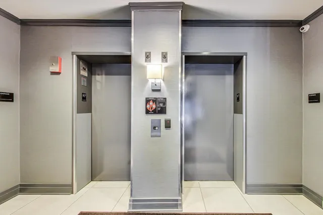 $549,000 | 950 West Huron Street, Unit 501, Chicago, IL 60642