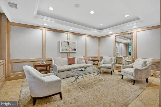 $6,000 | 5630 Wisconsin Avenue, Unit 406, Chevy Chase, MD 20815