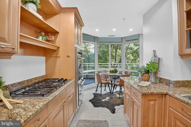 $6,000 | 5630 Wisconsin Avenue, Unit 406, Chevy Chase, MD 20815