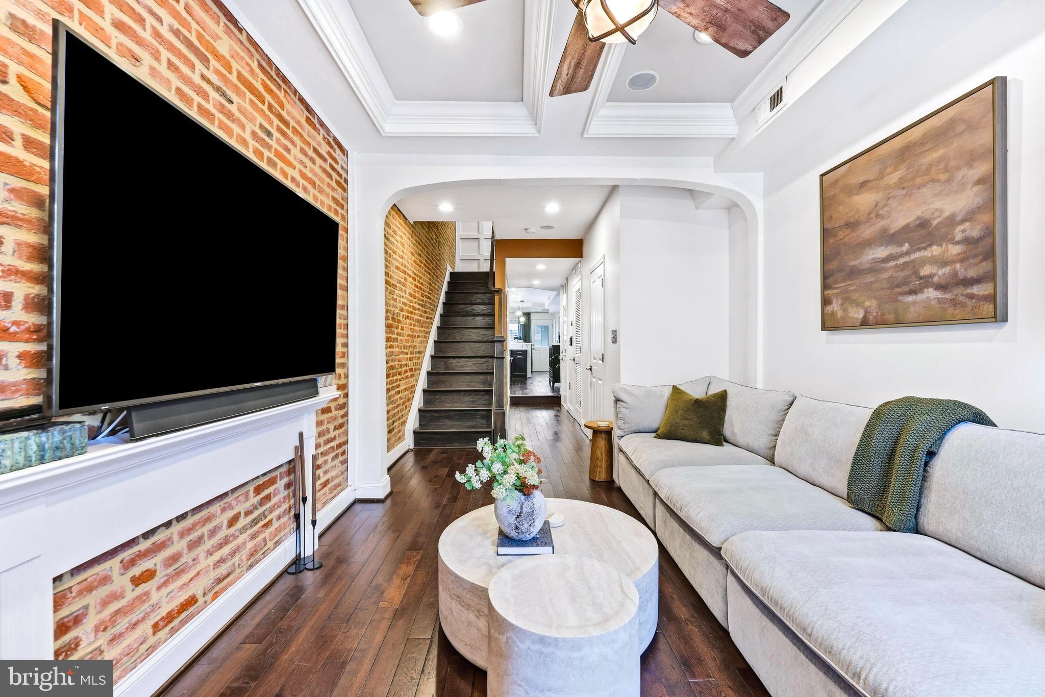 719 South Port Street Baltimore, MD 21224 - Photo 3 of 40