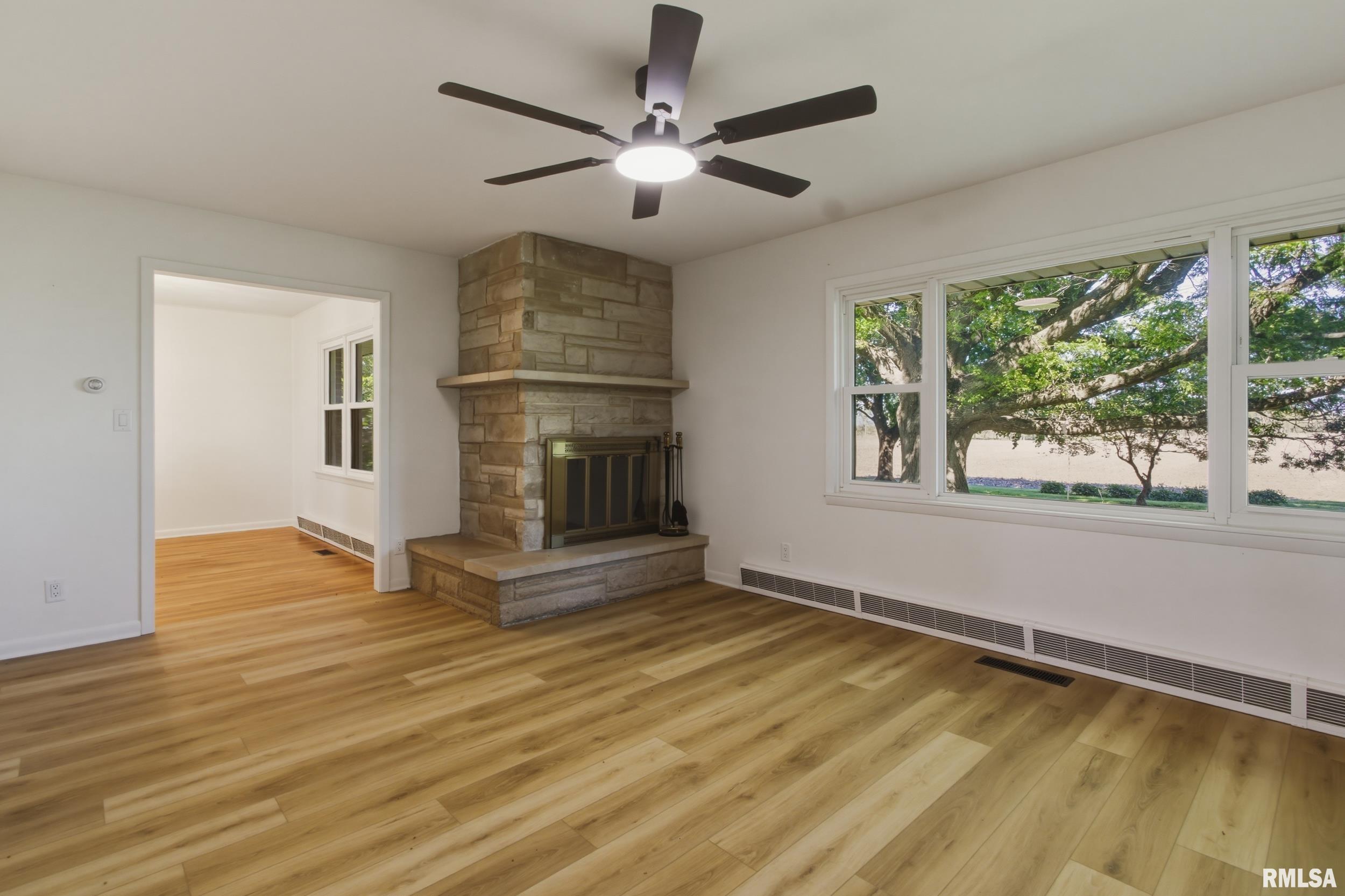 15465 Highway 67 Macomb, IL 61455 - Photo 4 of 40