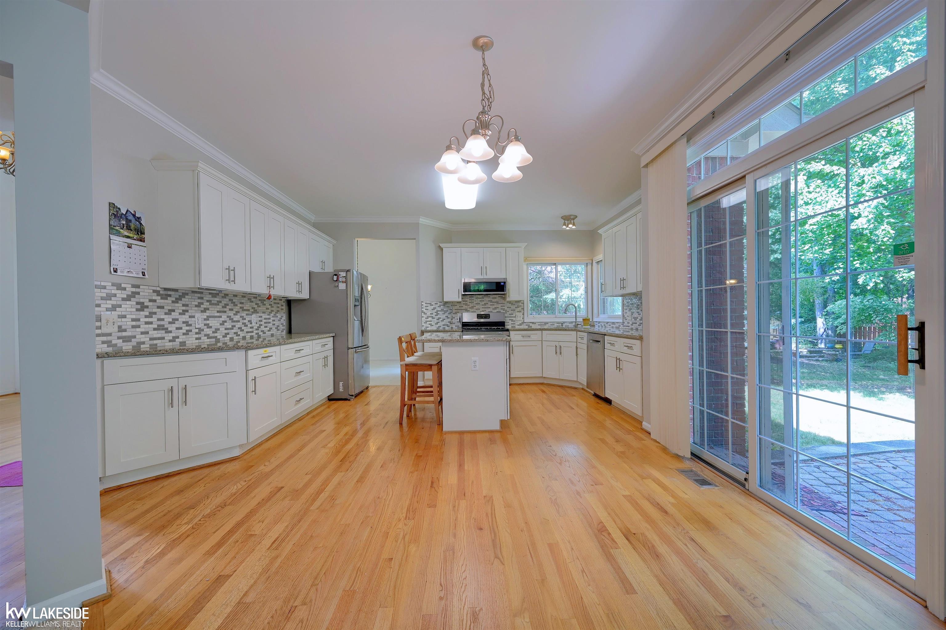 740 Lake Ridge Road Rochester, MI 48307 - Photo 8 of 32 50083875-7.JPG