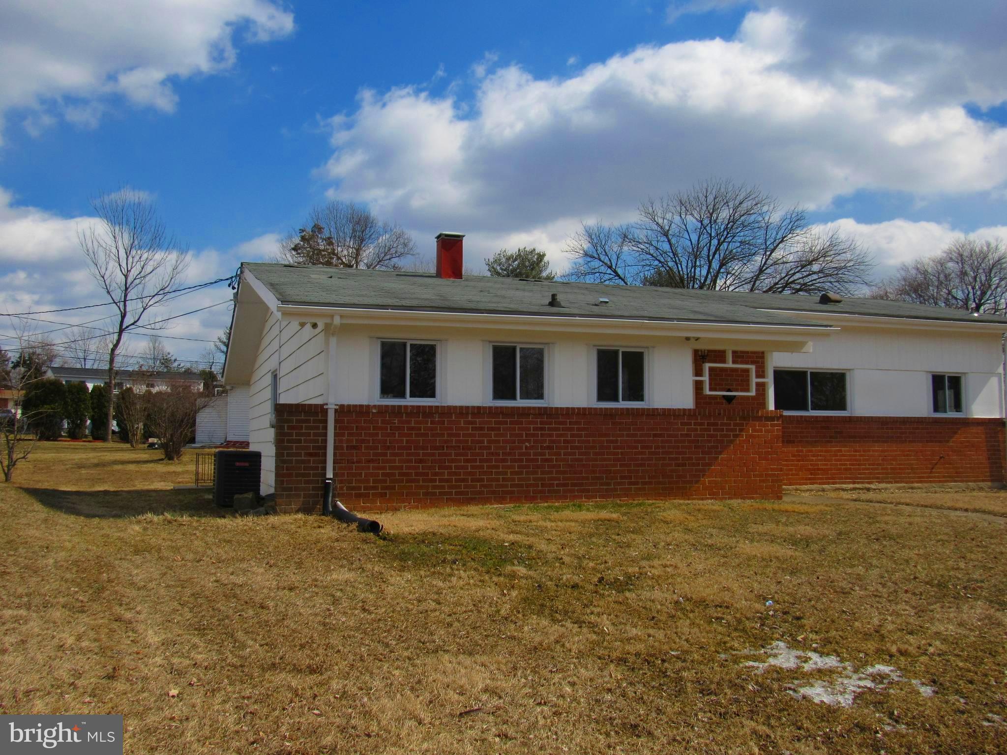 7506 Prince George Road Baltimore, MD 21208 - Photo 4 of 47