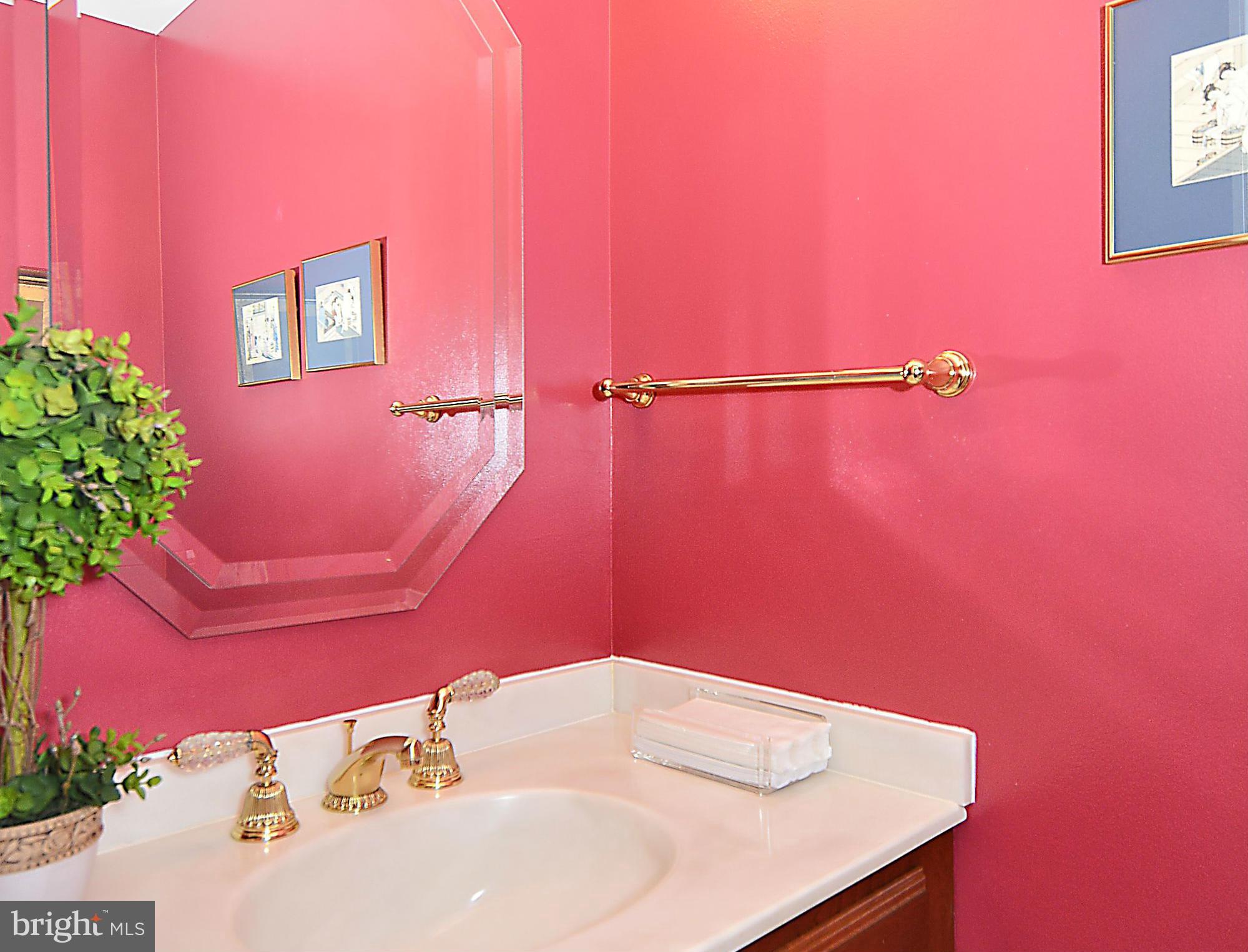 8002 Quarry Ridge Way Bethesda, MD 20817 - Photo 8 of 30 Powder Room
