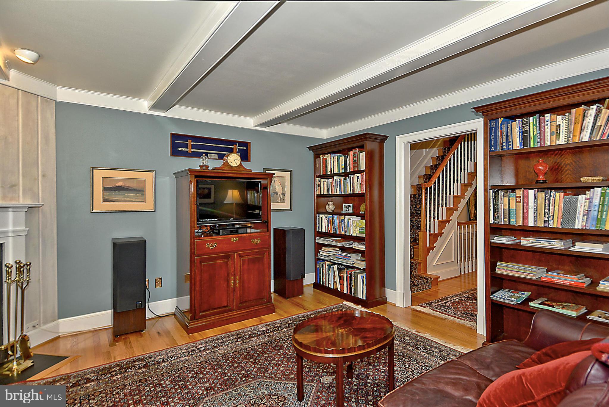 8002 Quarry Ridge Way Bethesda, MD 20817 - Photo 10 of 30 Family Room