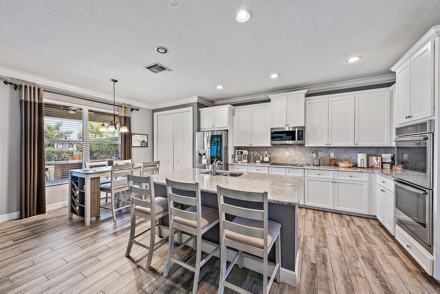 133 Casa Circle Jupiter, FL 33458 - Photo 10 of 39 20230512231844098078000000-o