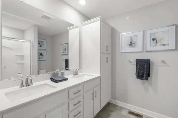 $2,995 | 9363 4th Street North, Lake Elmo, MN 55042