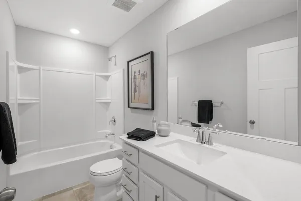 $2,995 | 9363 4th Street North, Lake Elmo, MN 55042