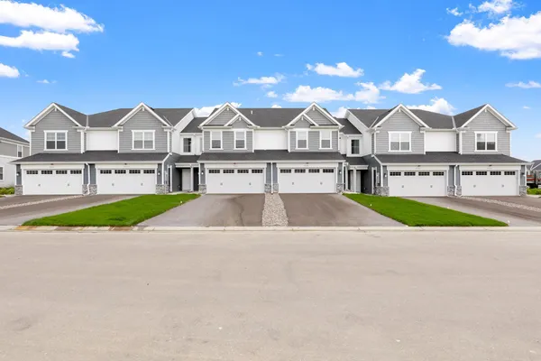 $2,995 | 9363 4th Street North, Lake Elmo, MN 55042