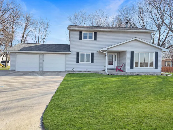 $297,900 | 3613 Cedar Park Road, Fairmont, MN 56031