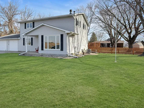 $297,900 | 3613 Cedar Park Road, Fairmont, MN 56031