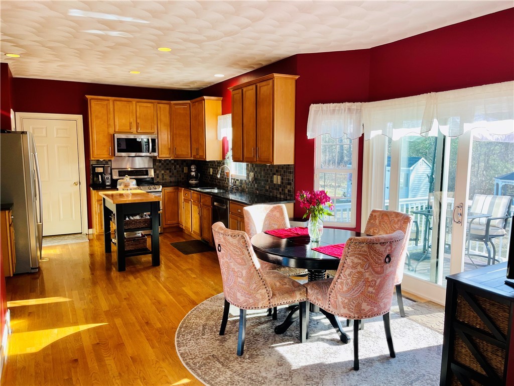 7 Mountain Laurel Drive Coventry, RI 02816 - Photo 4 of 38