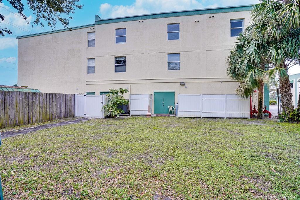 435 Northeast Baker Road Stuart, FL 34994 - Photo 7 of 35 Gallery Image 7