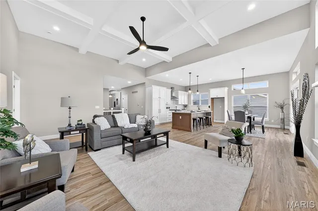 $529,900 | 729 Norwich Drive, St. Charles, MO 63301