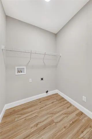 $529,900 | 729 Norwich Drive, St. Charles, MO 63301