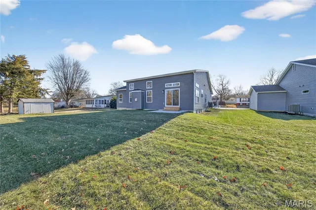 $529,900 | 729 Norwich Drive, St. Charles, MO 63301