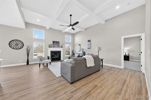 $529,900 | 729 Norwich Drive, St. Charles, MO 63301