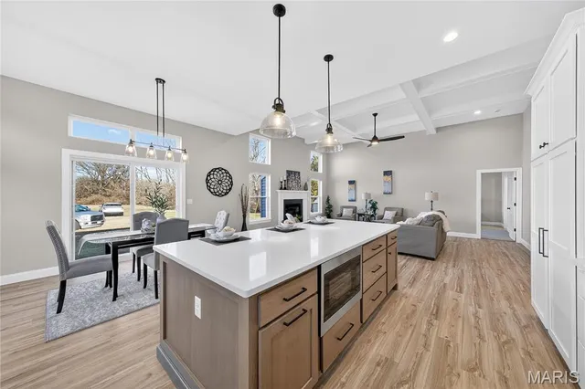 $529,900 | 729 Norwich Drive, St. Charles, MO 63301