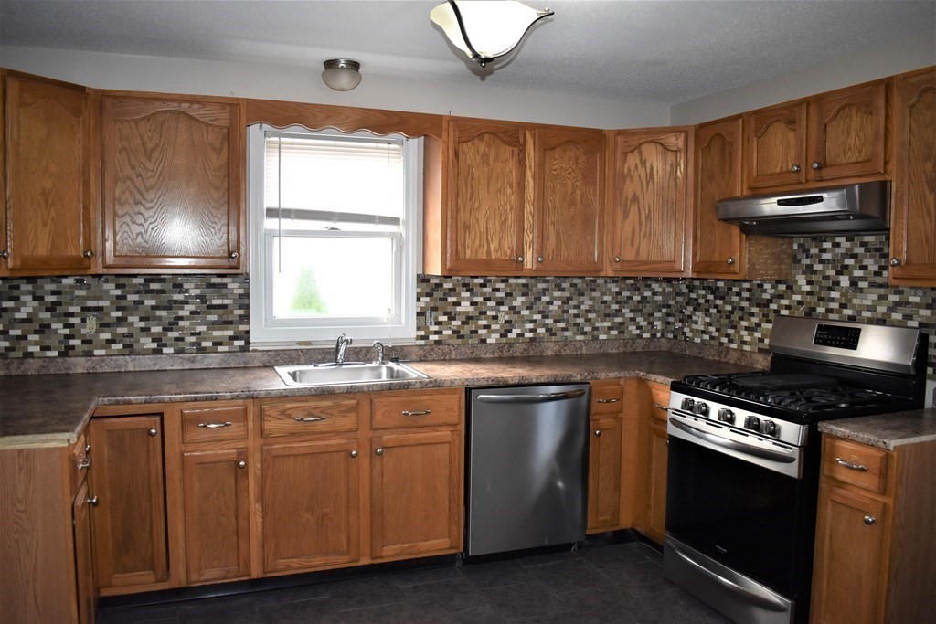 147 Kilburn Street Fall River, MA 02724 - Photo 9 of 30 Gallery Image 9