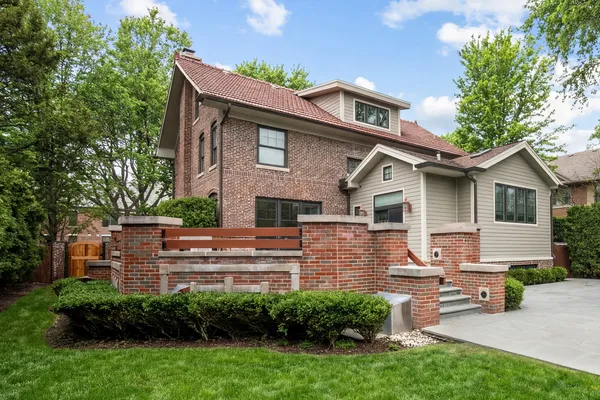 $2,150,000 | 711 Jackson Avenue, River Forest, IL 60305