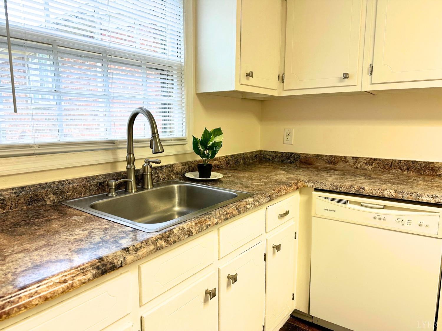 3101 Link Road, Unit 40 Lynchburg, VA 24503 - Photo 8 of 38