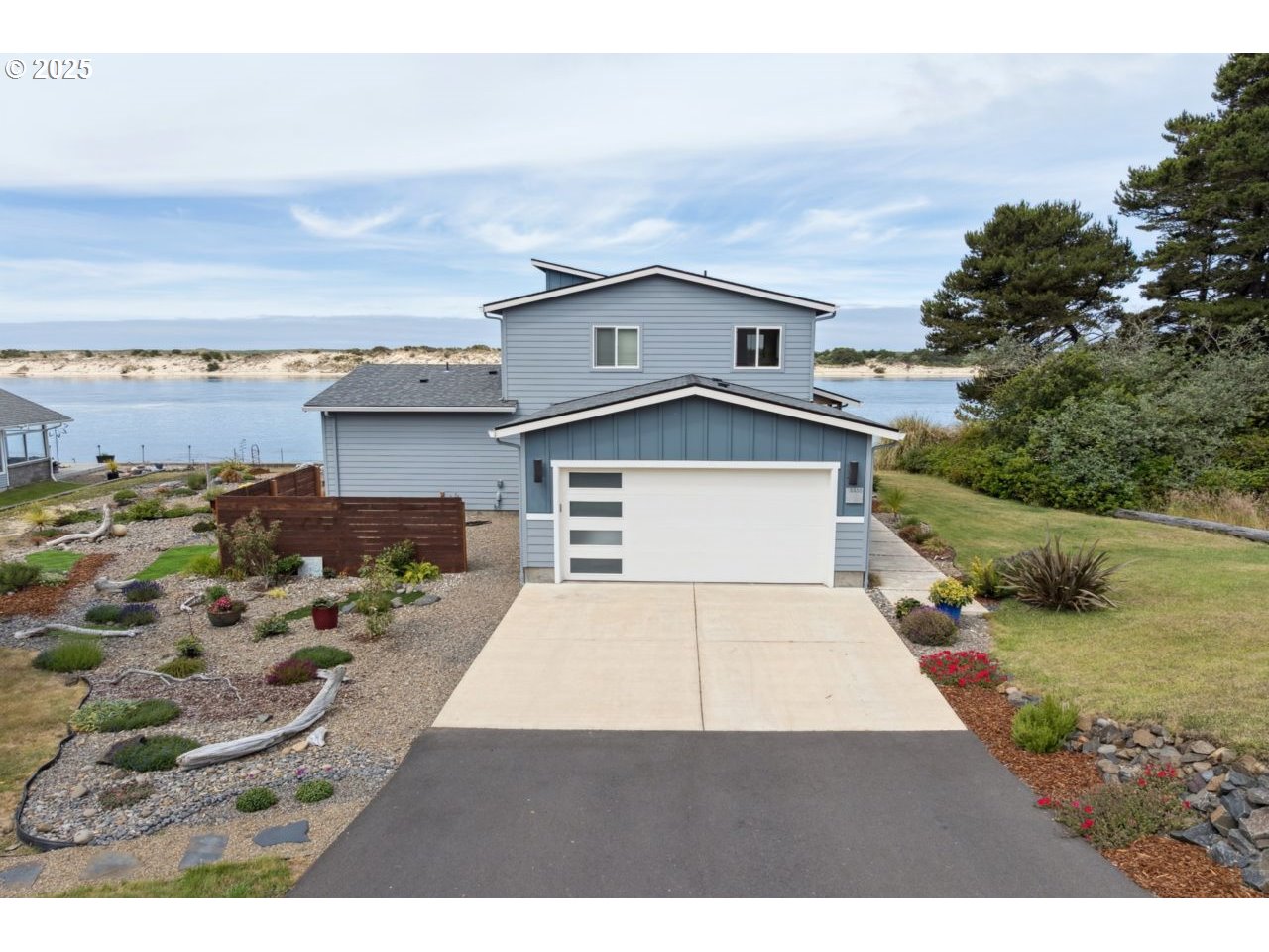 3335 Rhododendron Drive Florence, OR 97439 - Photo 5 of 48 Gallery Image 5