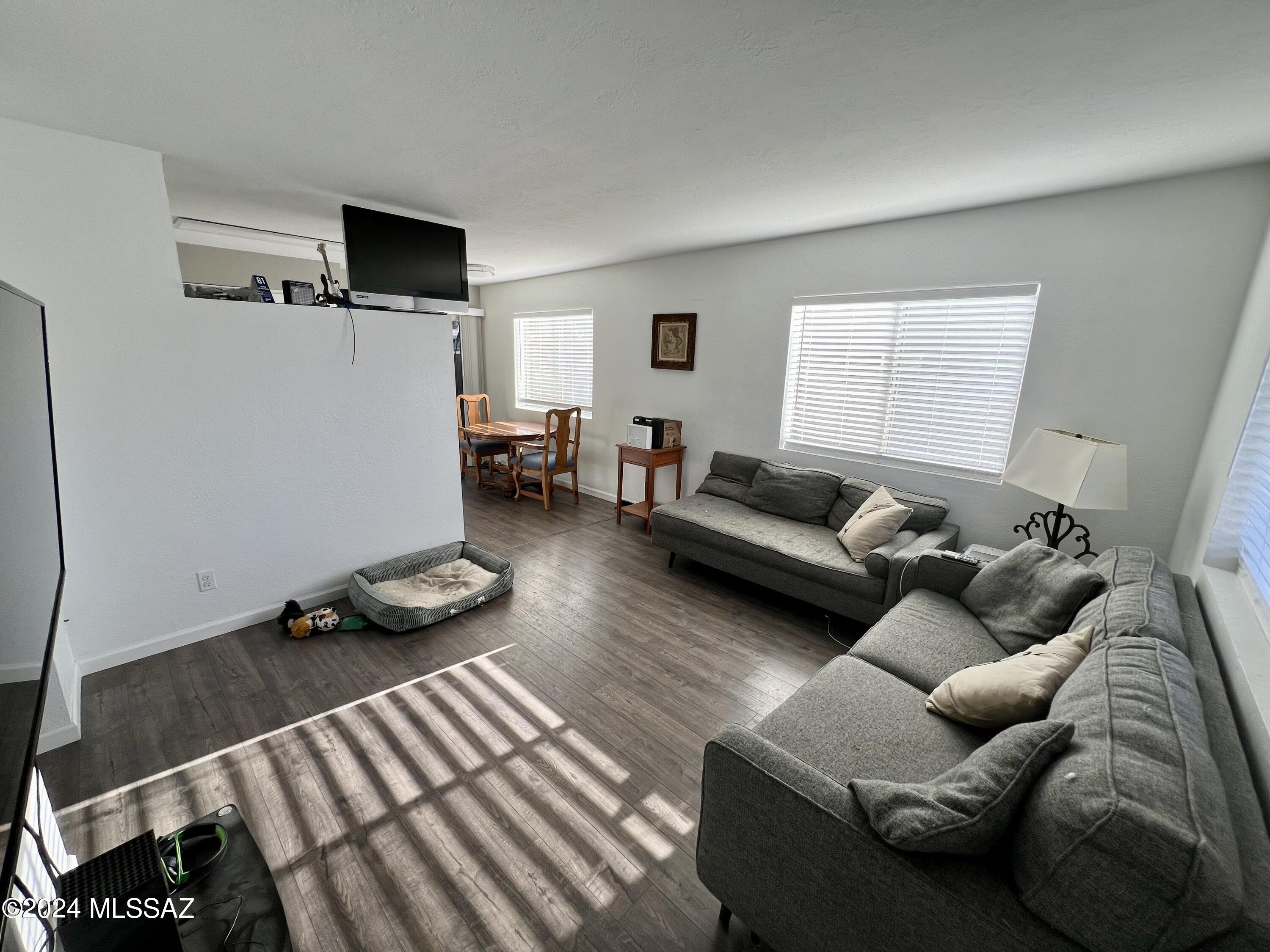 211 West Roger Road, Unit 14 Tucson, AZ 85705 - Photo 2 of 18