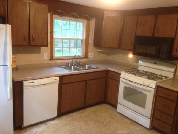 15 Wildbrook Road Billerica, MA 01821 - Photo 3 of 17