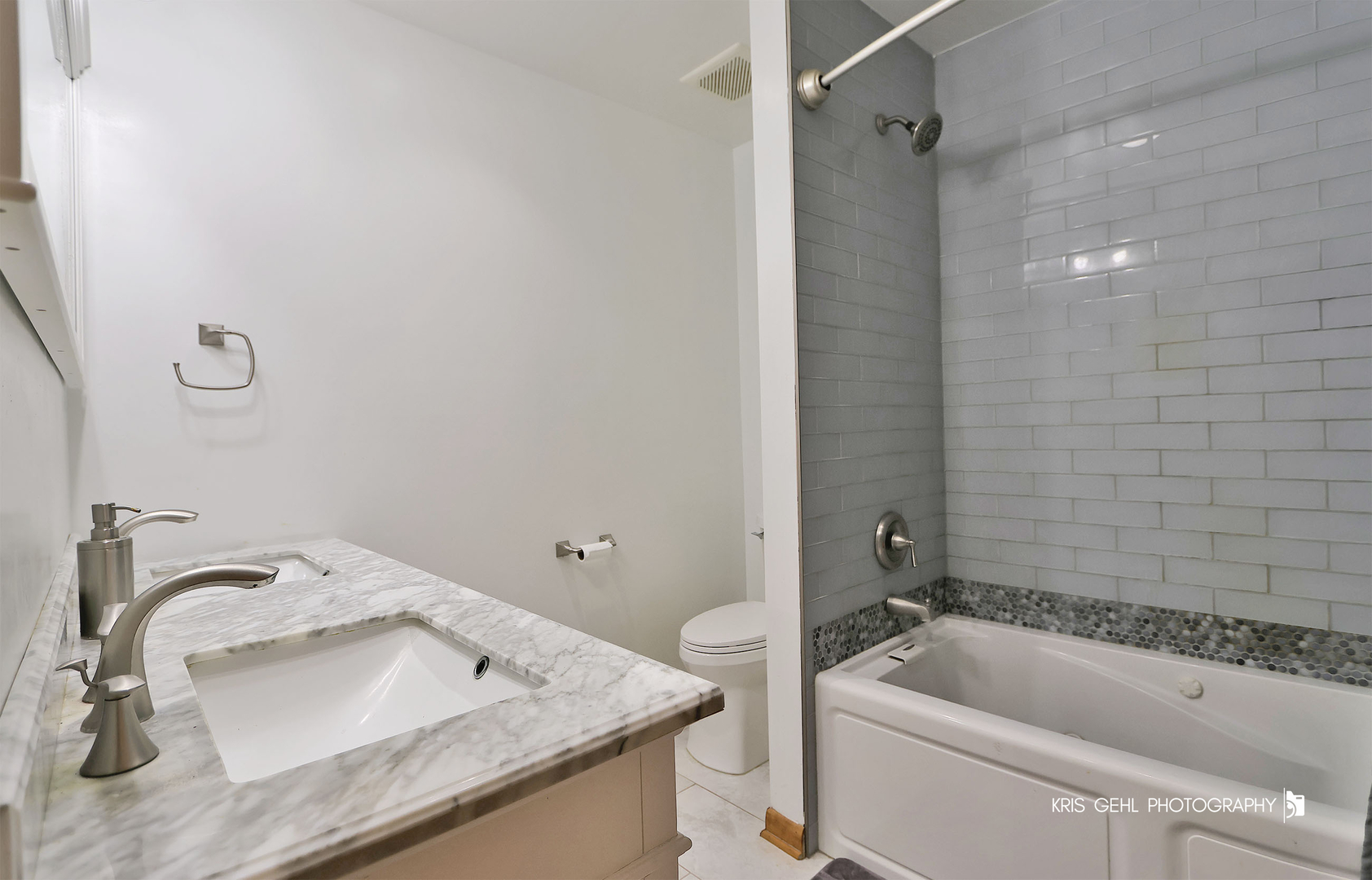 20W371 Diversey Avenue Addison, IL 60101 - Photo 16 of 25