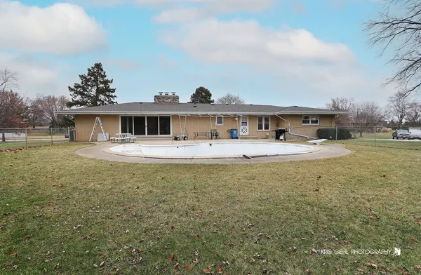 $575,000 | 20W371 Diversey Avenue, Addison, IL 60101