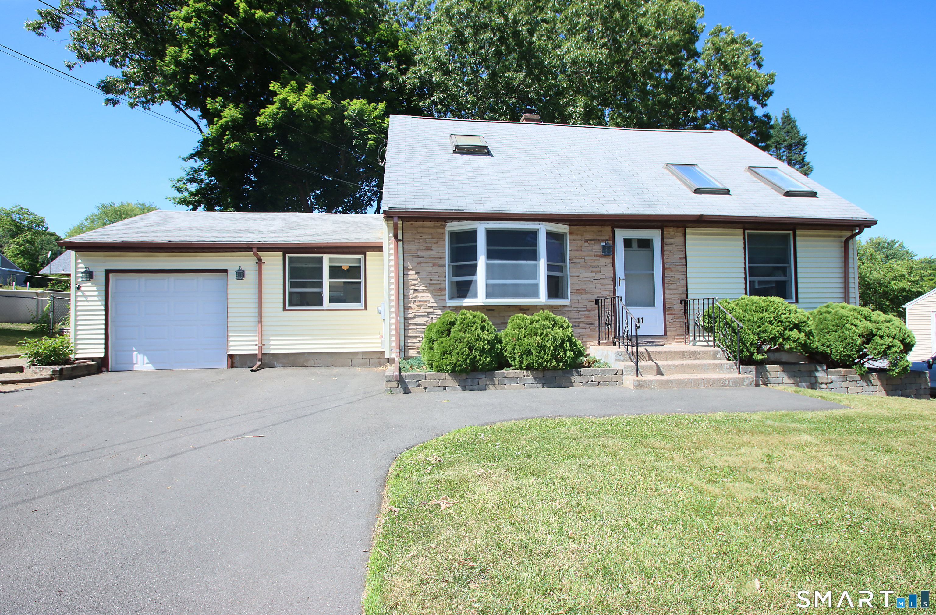 11 Forest Road Wallingford, CT 06492 - Photo 1 of 27
