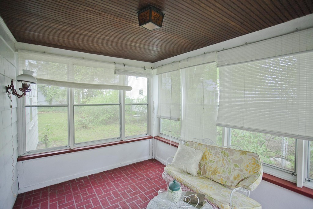 277 Plumtree Road Springfield, MA 01118 - Photo 15 of 16