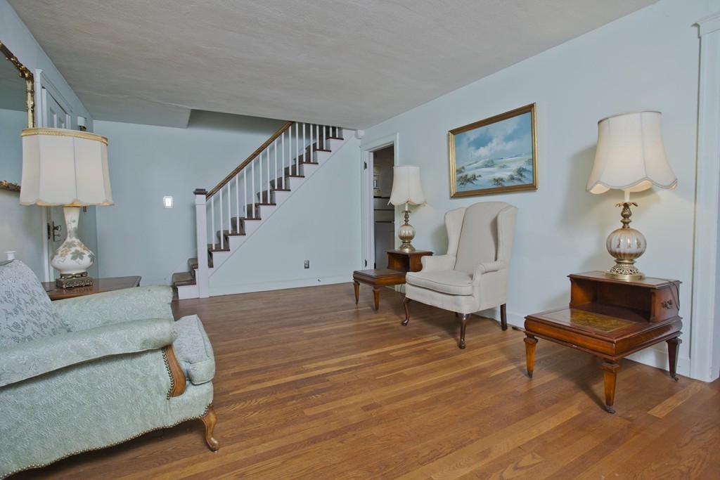 277 Plumtree Road Springfield, MA 01118 - Photo 6 of 16