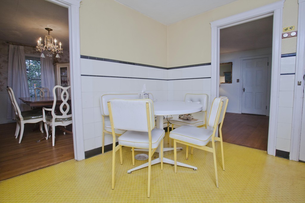 277 Plumtree Road Springfield, MA 01118 - Photo 7 of 16