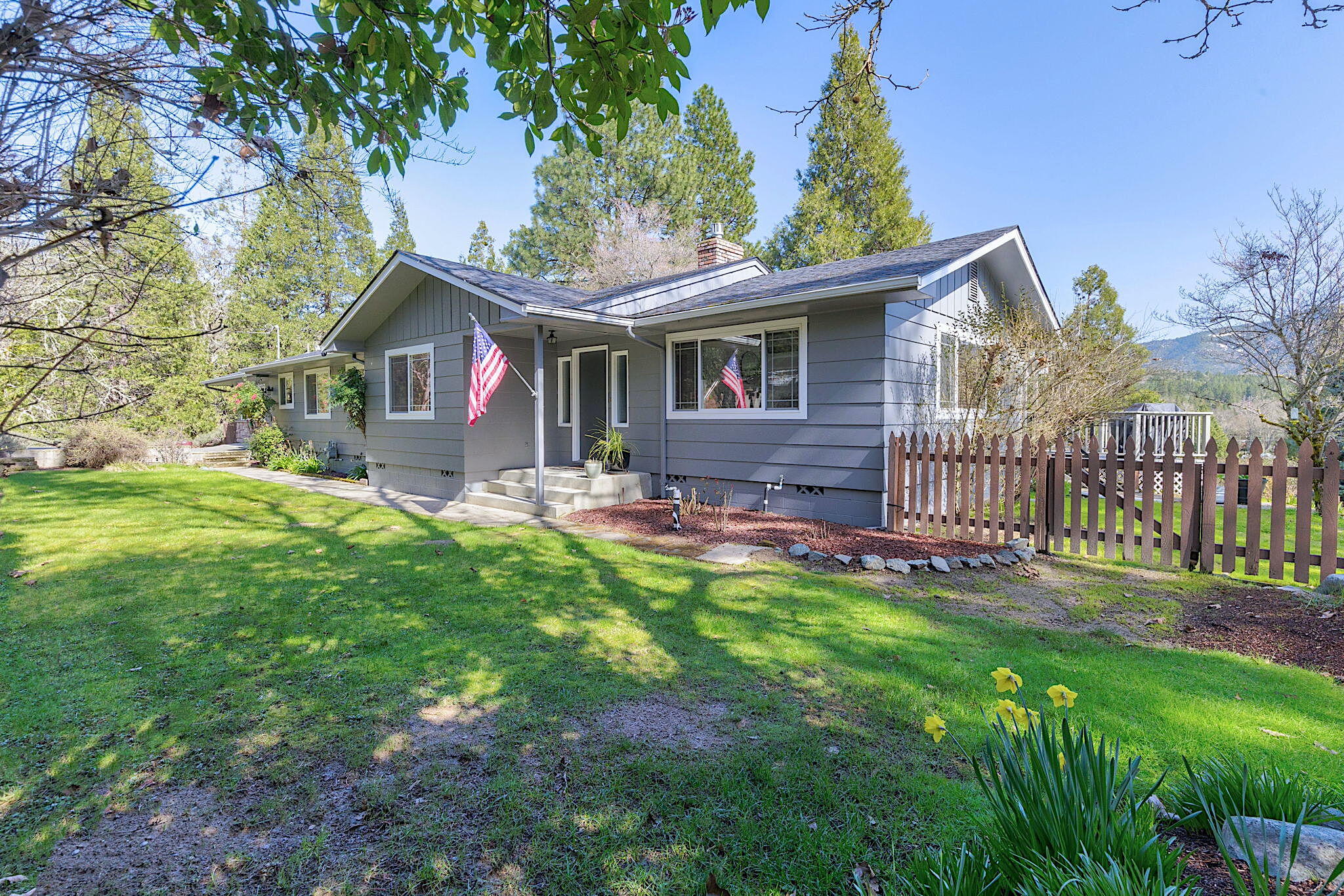 235 Larkin Road Grants Pass, OR 97527 - Photo 5 of 41 58-web-or-mls-235-larkin-rd