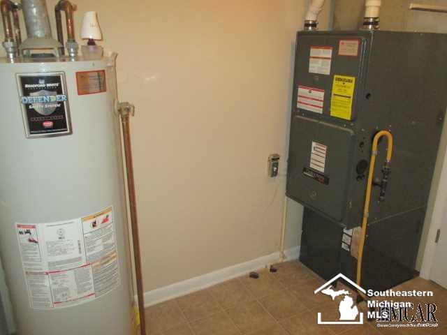 370 Pickard Road Temperance, MI 48182 - Photo 16 of 16 21447504-15.JPG