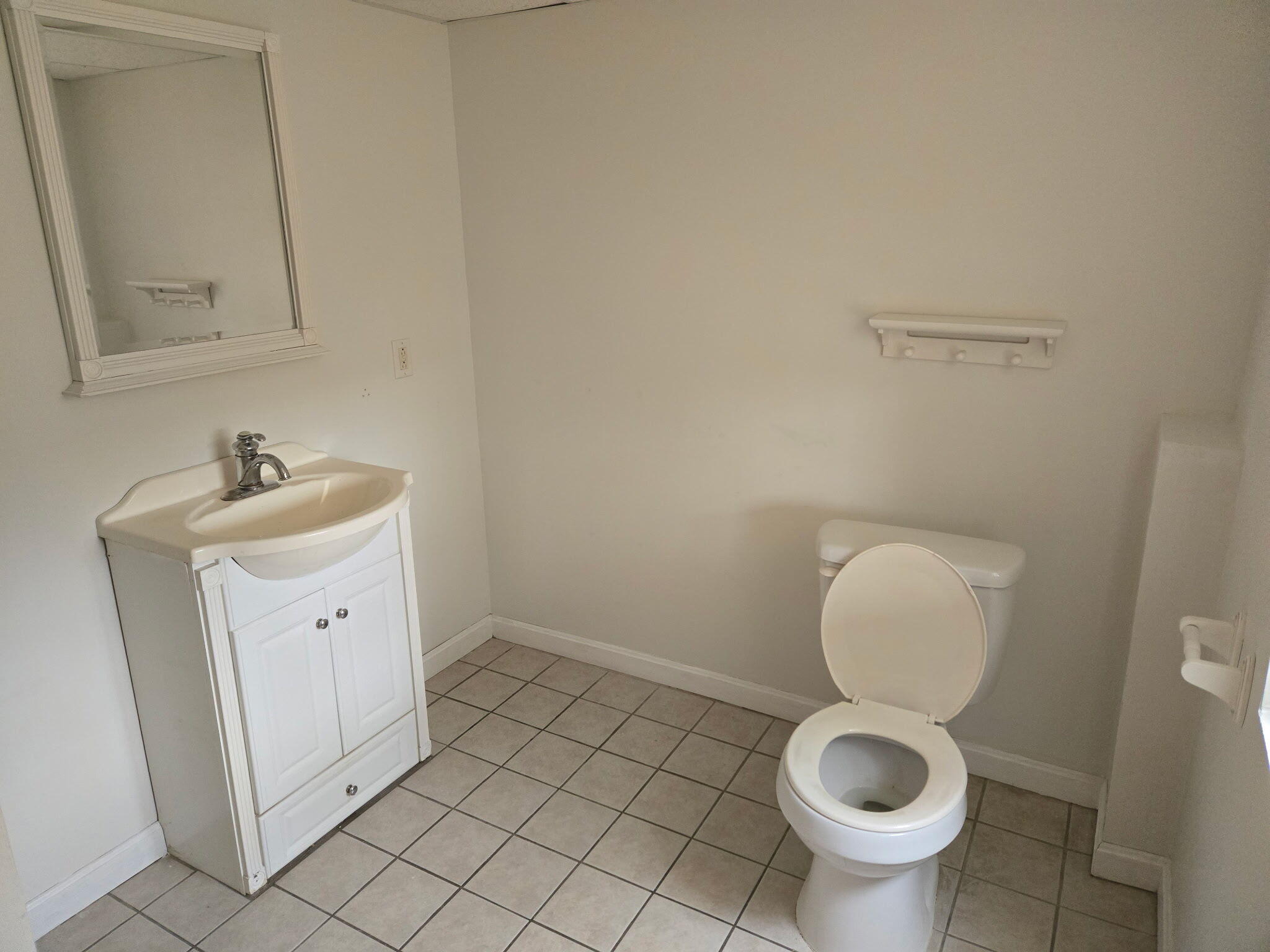 27 Mitchell Street Lewiston, ME 04240 - Photo 14 of 21 1840127473879328995